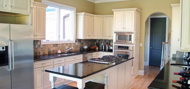 kitchen_03.jpg